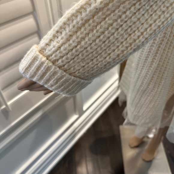 Molly Bracken Sweater L/XL New Without Tags - Picture 3 of 5